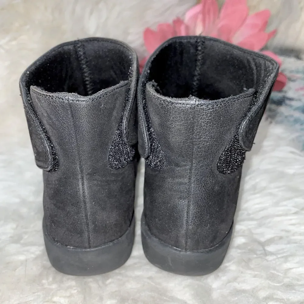 Clarks Cloudsteppers Sillian Sway Black Nubuck Suede Bootie 7.5